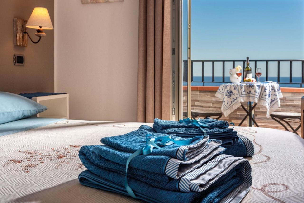 Torrevarata - Guest Rooms Santa Teresa Di Riva Zewnętrze zdjęcie